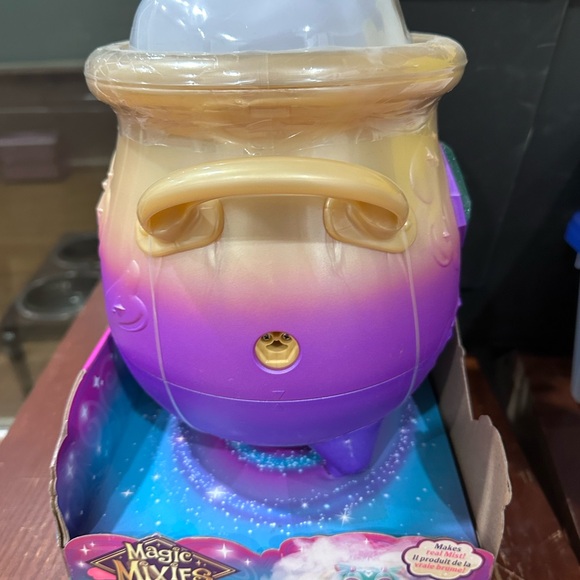 TWO Magic Mixies Magical Misting Cauldron with Interactive 8" Plush Toy - Picture 4 of 12